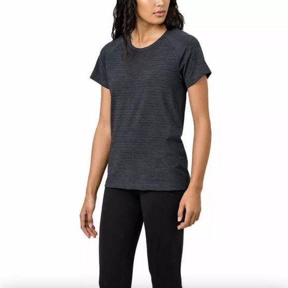 Tuff Athletics Medium Women's Sweat-wicking Gym Top - Picture 4 of 16